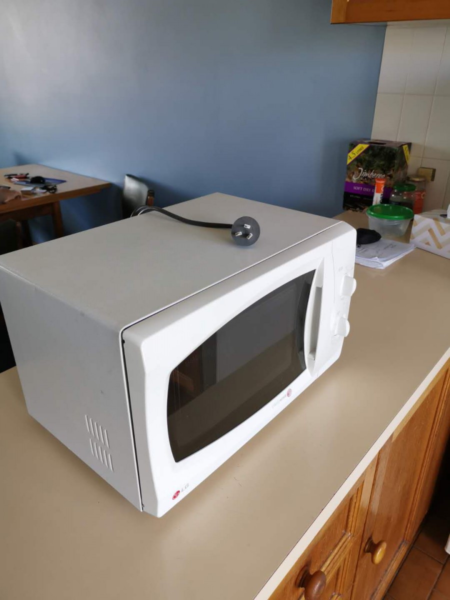 microwave oven.jpg